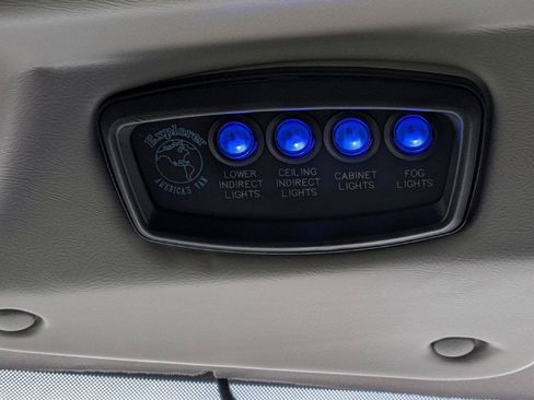 Used 2023 GMC Savana 2500 Extended RWD image 21