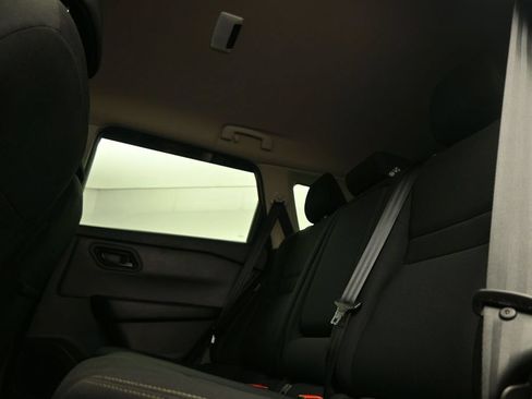 Used 2025 Nissan Rogue S FWD image 13