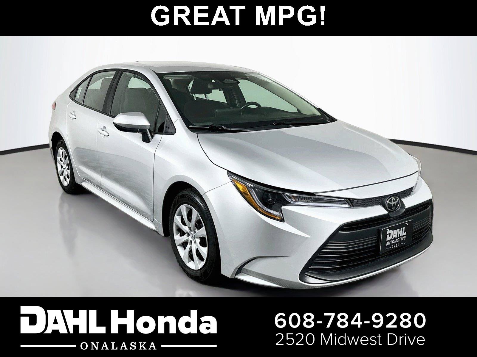 Used 2025 Toyota Corolla LE FWD image 1