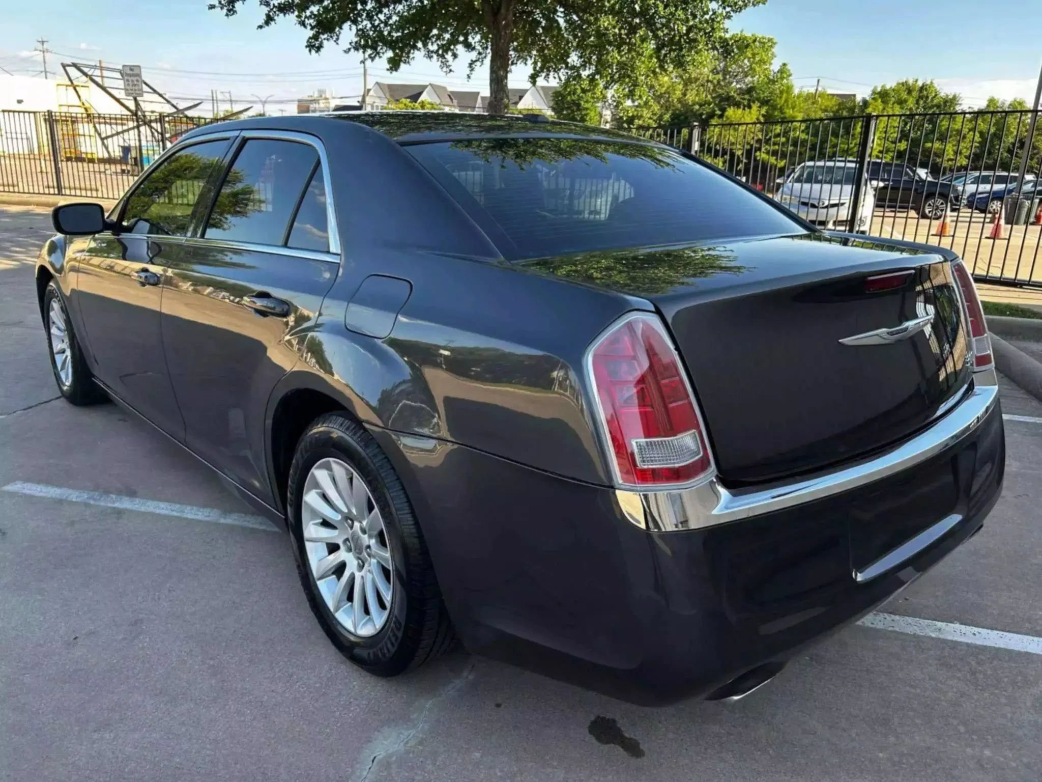 Used 2013 Chrysler 300 RWD image 7