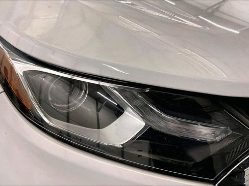 Used 2020 Chevrolet Equinox LT image 27