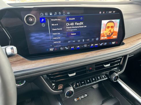 Used 2025 Chevrolet Tahoe High Country image 16