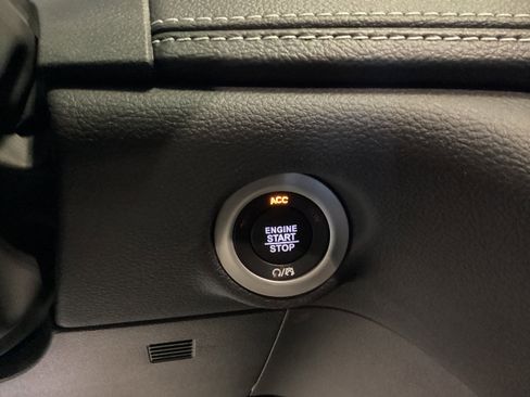 New 2026 Chrysler Pacifica Select FWD image 25
