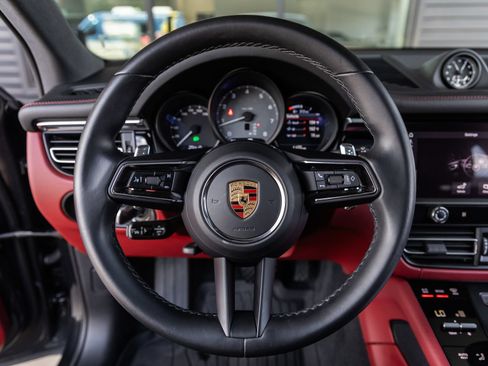 Used 2024 Porsche Macan S AWD/4WD image 30