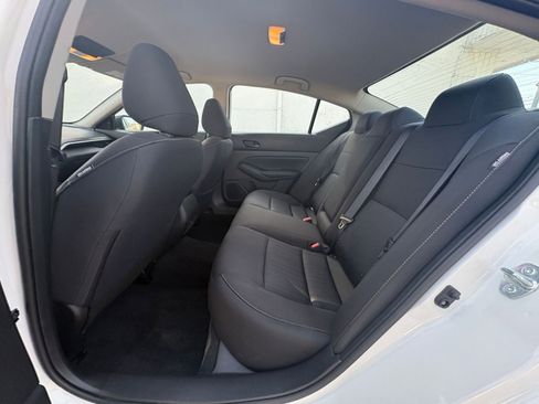 Used 2025 Nissan Altima 2.5 SV FWD image 25