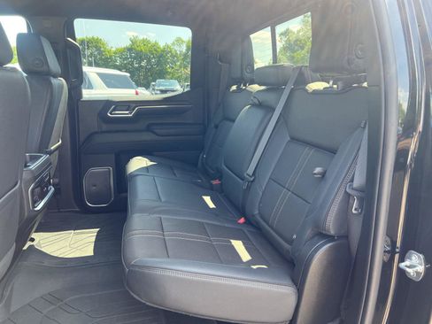 Used 2023 Chevrolet Silverado 1500 High Country w/ High Country Premium Package AWD/4WD image 13
