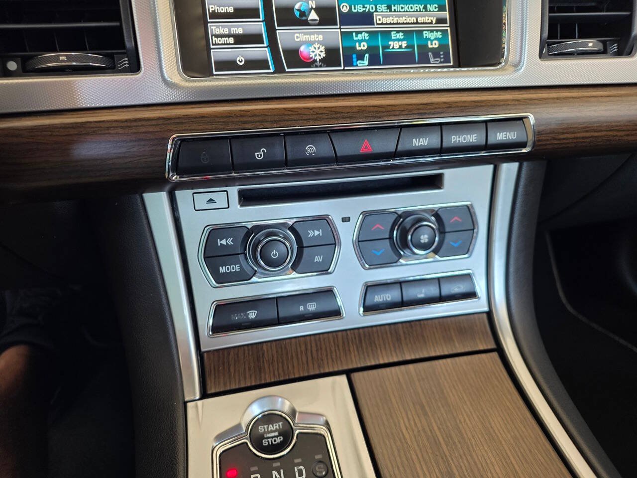 Used 2013 Jaguar XF 3.0 RWD image 27