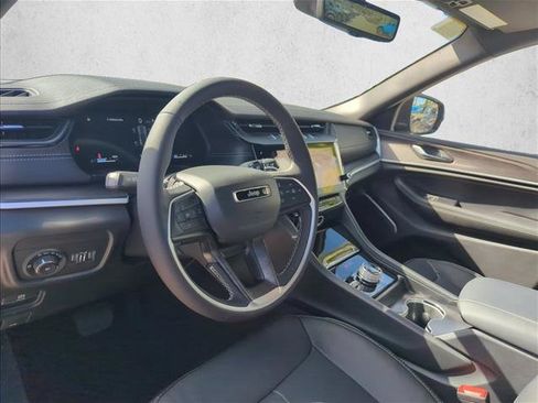 Used 2026 Jeep Grand Cherokee Limited AWD/4WD image 19