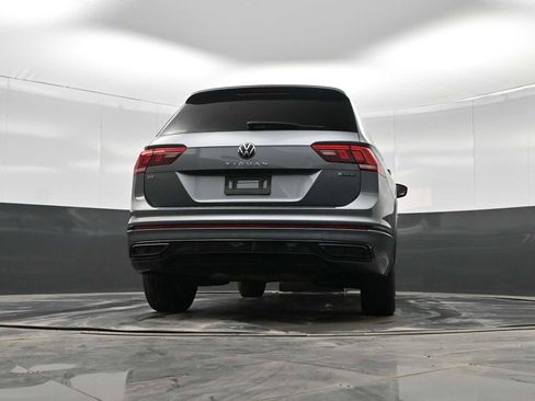 Used 2022 Volkswagen Tiguan SE R-Line image 33
