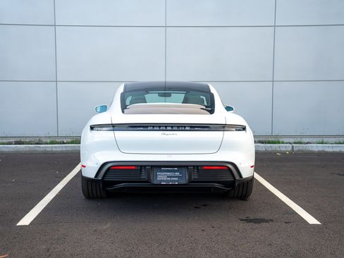 Used 2025 Porsche Taycan image 7