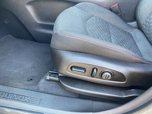 Used 2021 Chevrolet Equinox LT image 21