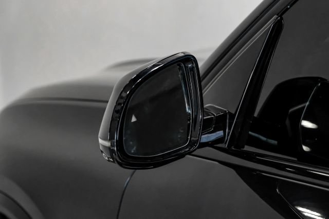 Used 2020 BMW X5 M50i AWD/4WD image 37