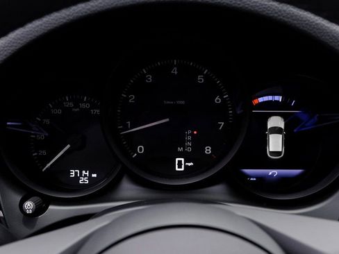 Used 2025 Porsche Macan image 20