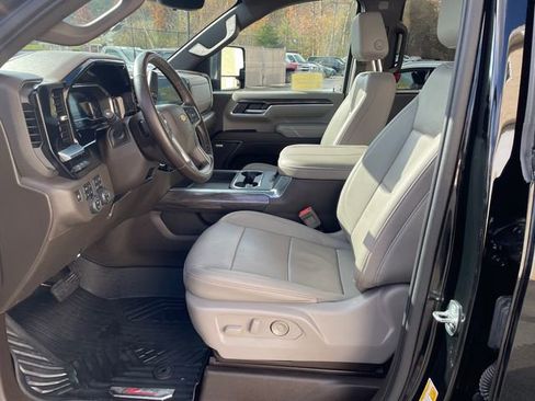 Used 2024 Chevrolet Silverado 2500 LTZ w/ LTZ Premium Package image 41