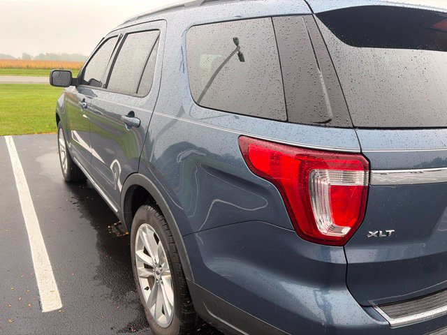Used 2018 Ford Explorer XLT w/ Equipment Group 202A AWD/4WD image 14