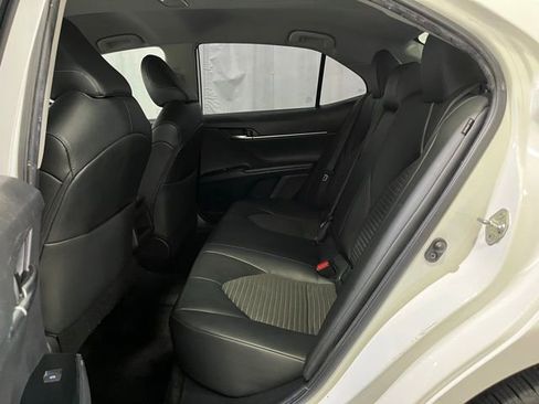 Certified 2019 Toyota Camry SE FWD image 11