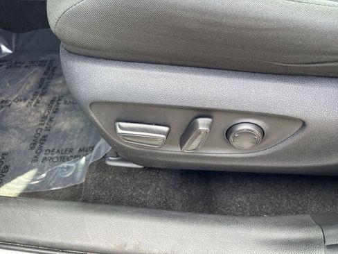 Used 2025 Toyota RAV4 XLE image 24