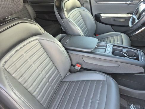 Certified 2024 Kia EV9 Land image 19