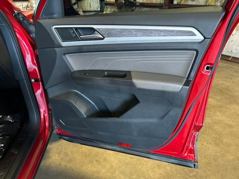 Used 2022 Volkswagen Atlas Cross Sport SE w/ Panoramic Sunroof Package image 33