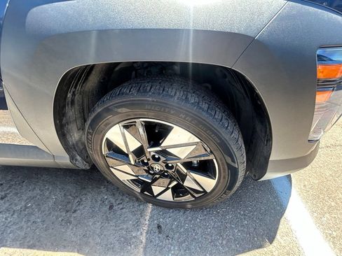 Used 2024 Hyundai Kona SEL FWD image 5