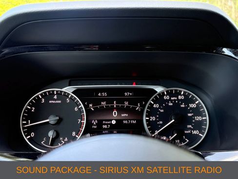 Used 2024 Nissan Pathfinder SL AWD/4WD image 3