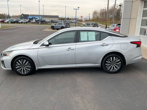 Used 2023 Nissan Altima 2.5 SV image 8