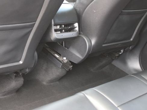 Used 2023 Tesla Model Y Long Range AWD/4WD image 29