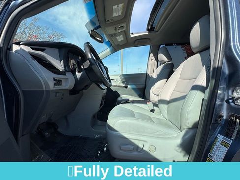 Used 2016 Toyota Sienna XLE image 12