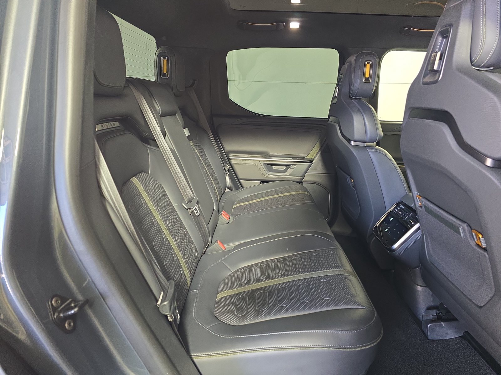 Used 2025 Rivian R1T Adventure Dual AWD/4WD image 22