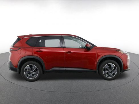 Used 2025 Nissan Rogue SV AWD/4WD image 14
