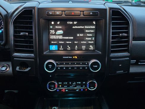 Used 2018 Ford Expedition Limited AWD/4WD image 22