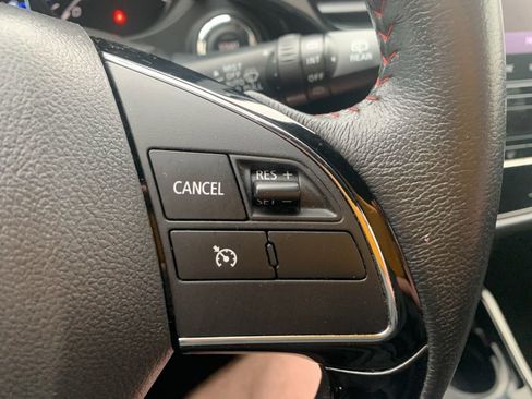 Used 2020 Mitsubishi Outlander ES image 18