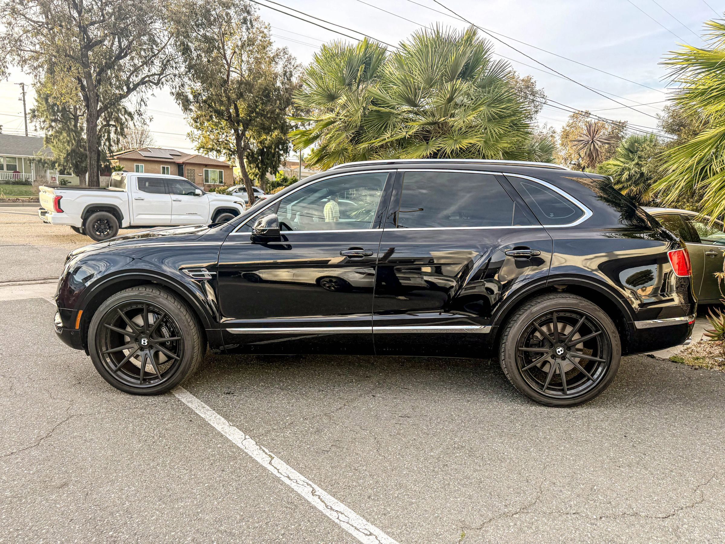 Used 2020 Bentley Bentayga AWD/4WD image 13