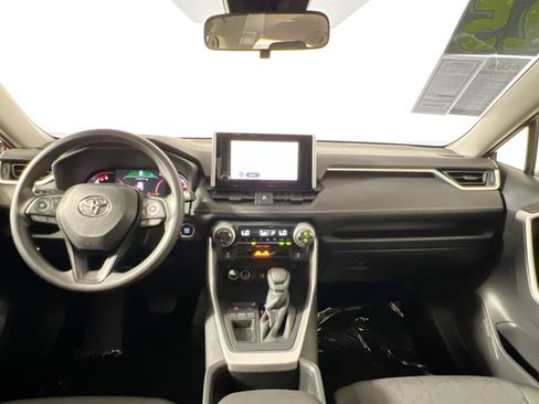 Used 2025 Toyota RAV4 XLE FWD image 30