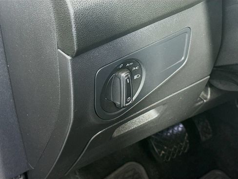 Used 2022 Volkswagen Tiguan SE AWD/4WD image 10
