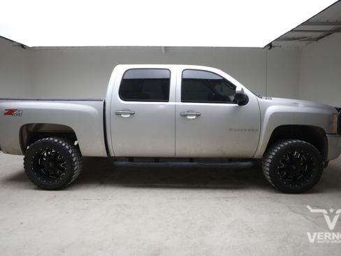Used 2011 Chevrolet Silverado 1500 LT w/ Regional Value Package AWD/4WD image 5