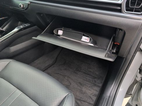 Certified 2025 Kia Sorento SX image 32