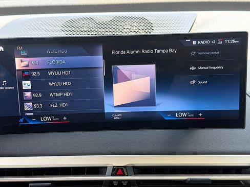 Used 2023 BMW iX xDrive50 w/ Sport Package AWD/4WD image 29