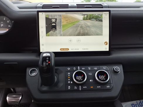 Used 2023 Land Rover Defender 110 AWD/4WD image 26