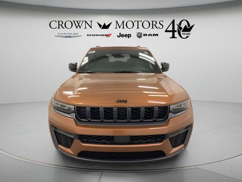 Used 2026 Jeep Grand Cherokee Limited w/ Limited Altitude Package AWD/4WD image 2