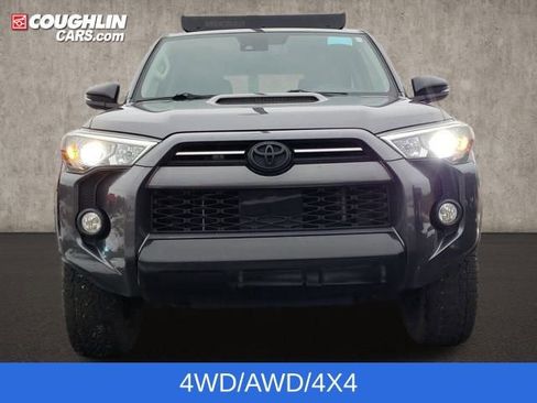 Used 2020 Toyota 4Runner Venture w/ Moonroof Package image 3
