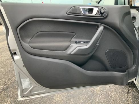 Used 2016 Ford Fiesta SE w/ Equipment Group 201A FWD image 14