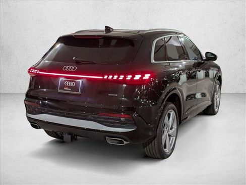New 2025 Audi Q5 Premium Plus image 2