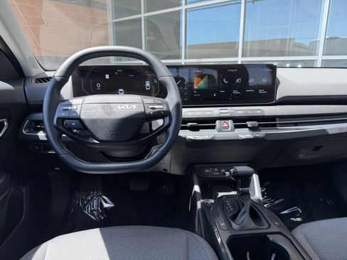 Used 2025 Kia K4 EX FWD image 16