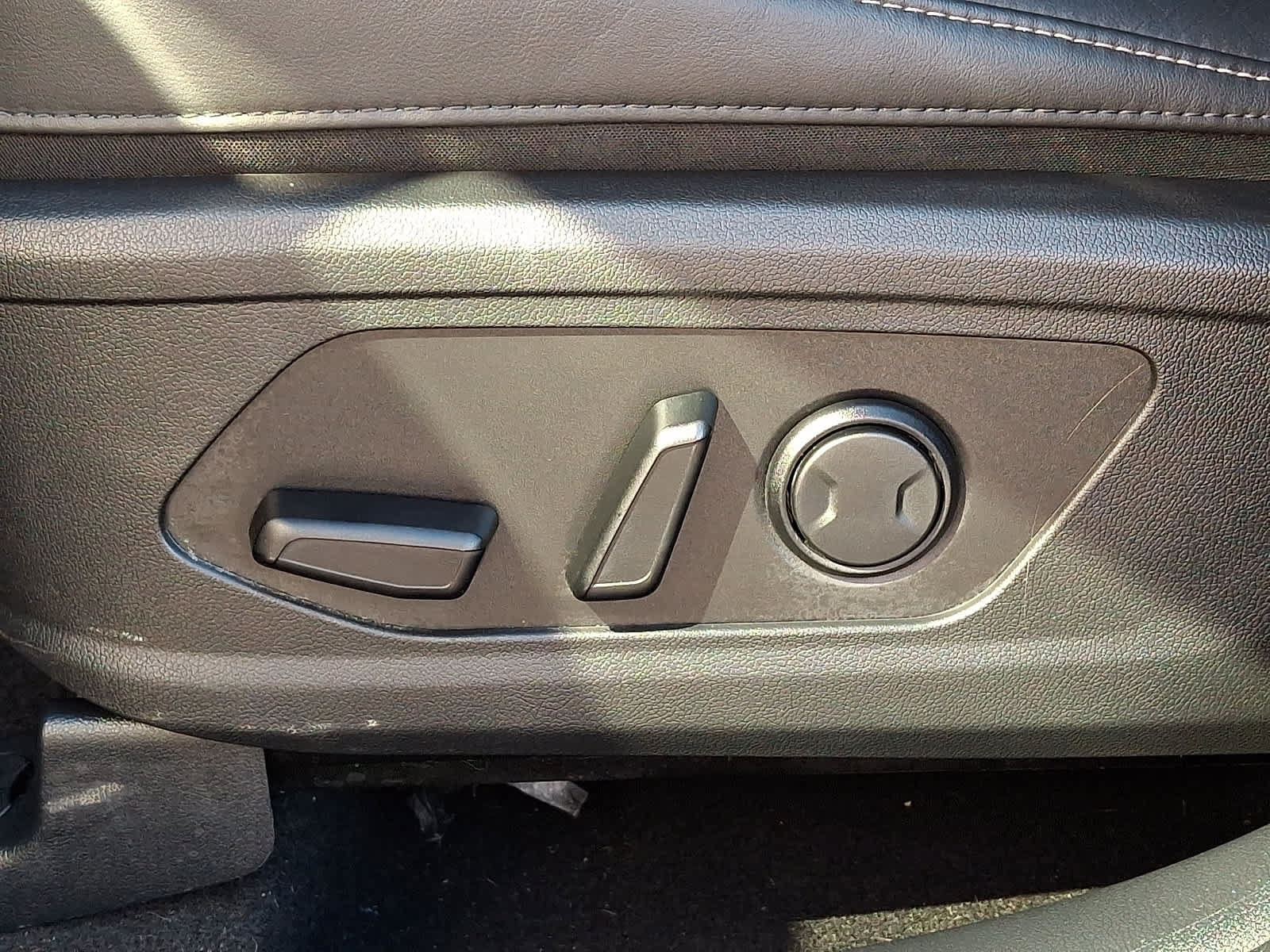 Used 2023 Kia Sorento EX AWD/4WD image 16