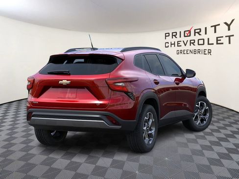 New 2026 Chevrolet Trax LT w/ LT Convenience Package FWD image 4