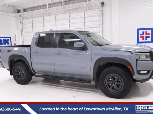 Used 2025 Nissan Frontier PRO-4X AWD/4WD image 4