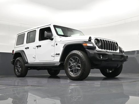 Used 2026 Jeep Wrangler Unlimited Sport AWD/4WD image 31