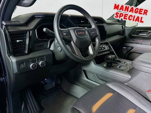 Used 2025 GMC Sierra 1500 AT4 w/ AT4 Premium Package AWD/4WD image 10