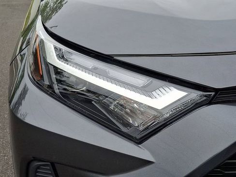 Used 2023 Toyota RAV4 XLE AWD/4WD image 9